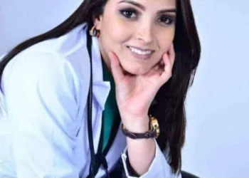 A jovem médica Bruna Silva representando muito bem a classe que comemorou a data dia 18 de outubro