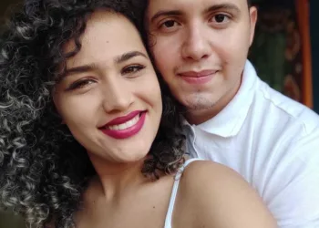 Casal vende rifa para custear sonho da festa de casamento