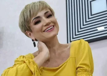 'Tudo é fruto de muito trabalho e tenho orgulho da minha trajetória', diz Jocely Abreu, que comemora 30 anos de carreira no jornalismo do Acre