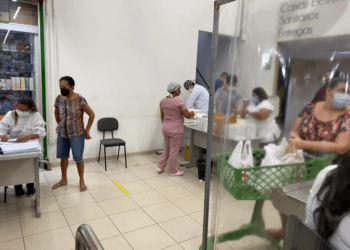 vacina covid-19 supermercados