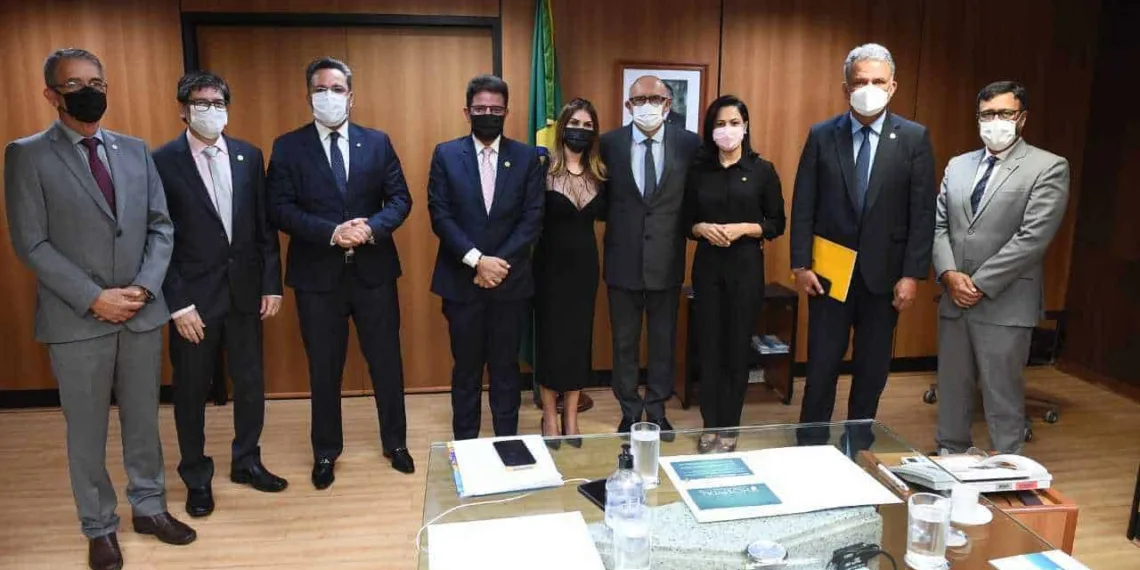 Gladson trata com ministro da Educação sobre a construção do Hospital Universitário da Ufac