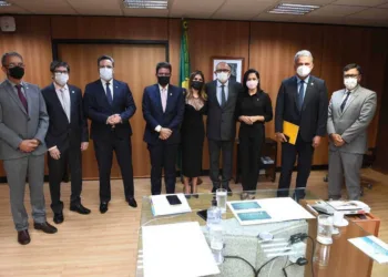 Gladson trata com ministro da Educação sobre a construção do Hospital Universitário da Ufac