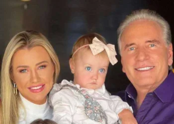 Mulher de Roberto Justus reclama de dormir com a filha 2 noites e revolta web
