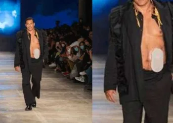 Luciano Szafir desfila com bolsa de colostomia à mostra na SPFW