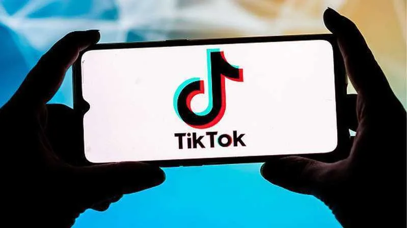 Adolescente sequestrada é salva após usar gesto que viralizou no TikTok