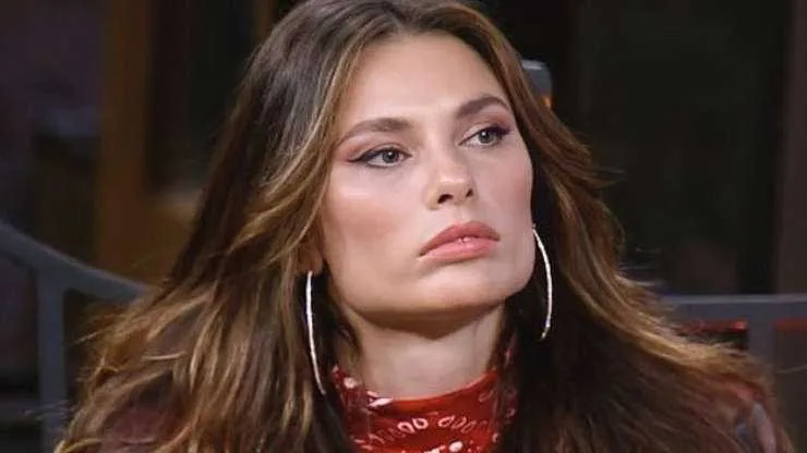 Dayane gera revolta ao dizer que "africanos fugiram para o Brasil"