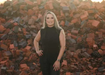 Janaína é conhecida como "Rainha do Tijolo" - Foto: Arquivo pessoal