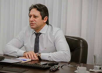 Em menos de 24 horas, Gladson nomeia e exonera Rômulo Grandidier do cargo de diretor da Casa Civil