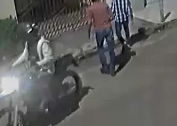 Imagens de câmera de segurança.