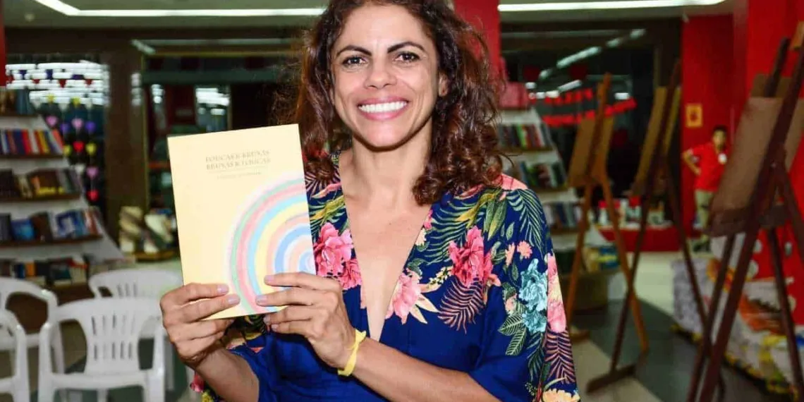 Antonia Tavares é economista, especialista sênior em planejamento público e autora do livro “Loucas e bruxas, bruxas e loucas: contos e poeminhas, editora 3 Serpentes