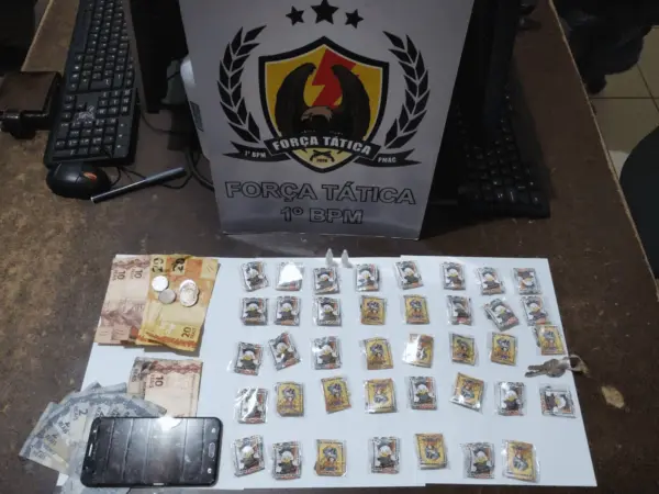 Homem de 19 anos tenta fugir, mas é preso com drogas em Rio Branco