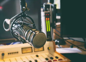 Agência promove curso de rádio para estudantes de Rio Branco; inscrições vão até esta sexta-feira