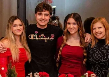 Após briga por herança, filhas de Gugu reúnem família em festa de 18 anos