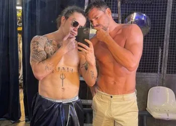 Whindersson posta foto ao lado de Cauã Reymond e diverte web