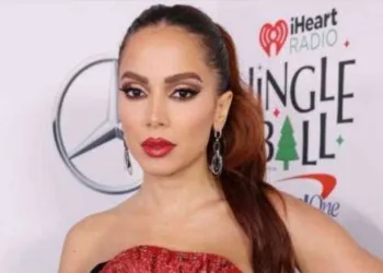 Anitta se pronuncia sobre versão de música feita por MC Melody e manda recado para o pai da cantora
