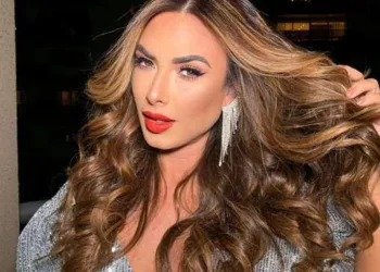 Nicole Bahls pega Covid-19 e contamina família: "Achei que era gripe"