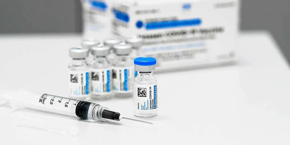 Vacina Janssen; vacinação contra o Covid-19; foto: Eduardo Frazão