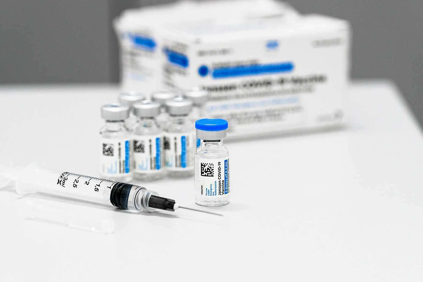 Vacina Janssen; vacinação contra o Covid-19; foto: Eduardo Frazão