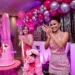 Com festa temática na cor pink, as influenciadoras digitais Iasmyne Sampaio e Emily Aguiar celebraram seus aniversários no dia 26 de novembro