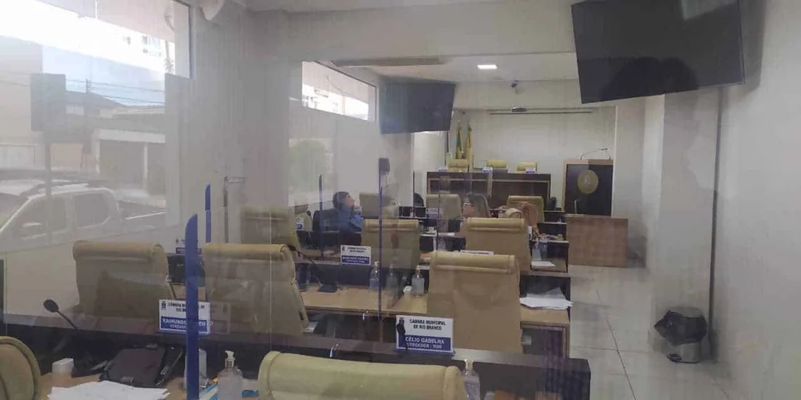 Por falta de quórum, sessão da CPI do transporte público é cancelada pela segunda vez