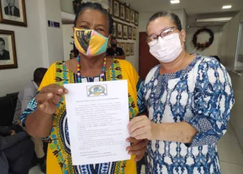 agressões que a coordenadora do Núcleo de Mulheres Negras de Senador Guiomard, Mayra Silva Chaves,