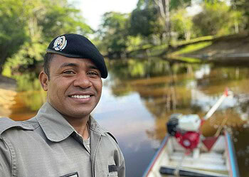 'Eu vou vencer pra ajudar essas crianças que sofrem', diz Derineudo Santos, policial que promove rede de solidariedade no Acre 19 (Foto: Arquivo pessoal)