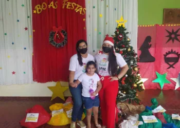 Campanha de Natal da Apae incentiva alunos a retornarem as aulas