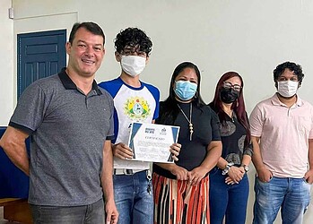 Roberto Duarte promove concurso de produção textual em parceria com escola Kairala José Kairala em Brasiléia