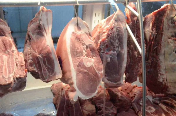 Carne suína do Acre vai disputar mercados peruanos com outros 5 estados