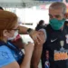 Vacinação contra a covid-19 é ofertada até às 13h nesta quarta-feira; mutirão na Praça da Revolução será das 18h às 22h