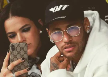 Neymar deixa curtida em foto de Bruna Marquezine e fãs especulam volta do casal