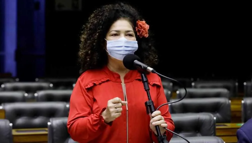 'É dolorido ver uma situação dessa': deputada federal repudia protocolo da Saúde que sugere choque elétrico para tratar autistas
