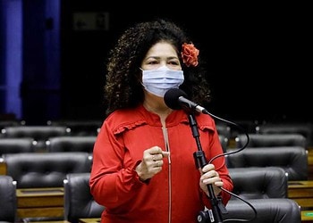 'É dolorido ver uma situação dessa': deputada federal repudia protocolo da Saúde que sugere choque elétrico para tratar autistas