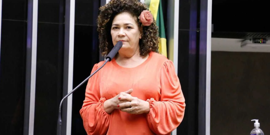 É preciso que todo o Brasil entre na mudança, não só do Acre, disse Perpétua almeida (Foto: Assessoria)