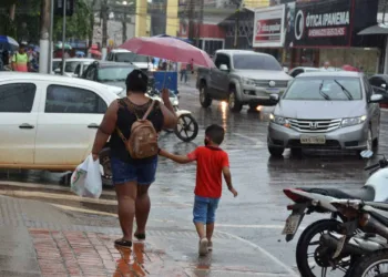 Inmet emite alerta de chuvas intensas entre sexta e sábado em todo o estado