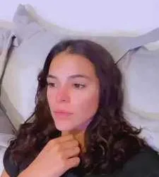 Bruna Marquezine faz pedido a Tadeu Schmidt após apresentador mandar beijo