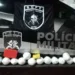 Homem esconde drogas na bolsa de criança e é preso pela Polícia Militar