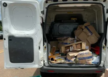 Representante comercial é preso com mais de 28kg de cocaína em furgão de empresa
