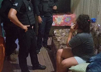 Condenada a 46 anos de prisão, mulher que participou da execução de menina de 13 anos é presa pela Polícia Civil