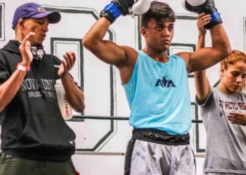 Aos 19 anos, acreano vai representar o Brasil em campeonato de MMA, em Dubai