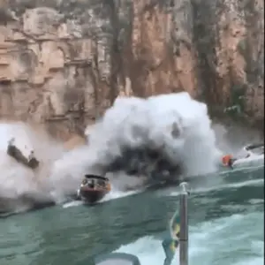 Cânion desaba e atinge turistas em Capitólio, MG