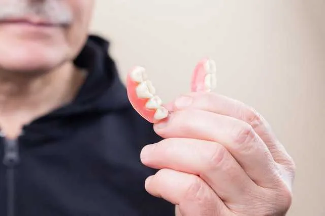 Programa inédito quer ofertar dentaduras gratuitamente a quase 400 ribeirinhos de Porto Walter