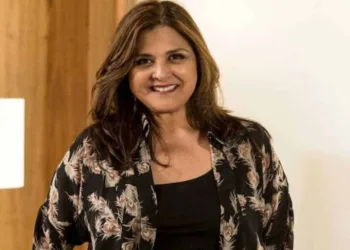 Com dosagem de oxigênio menor, Elizangela tem melhora significativa, diz assessoria