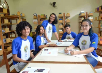 No Acre, aulas presenciais na rede estadual de ensino devem ser retomadas em abril