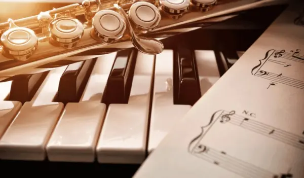 Projeto 'Música no Coreto' leva entretenimento para moradores da Baixada