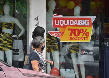 No mês da liquidação, comerciantes de Rio Branco divulgam promoções para atrair clientes