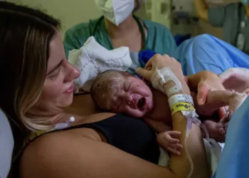 Shantal detalha violência obstétrica: “Tentou me rasgar com as mãos”