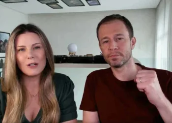 Filha de Tiago Leifert e Daiana Garbin está com câncer raro nos olhos