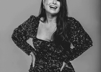 Aos 43 anos, morre a cantora Paulinha Abelha