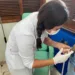 Roseli chegou a iniciar um curso gratuito de Técnico em Enfermagem pelo Instituto Dom Mocyr, mas não conseguiu concluir devido á pandemia de covid-19 (Foto: Arquivo pessoal)